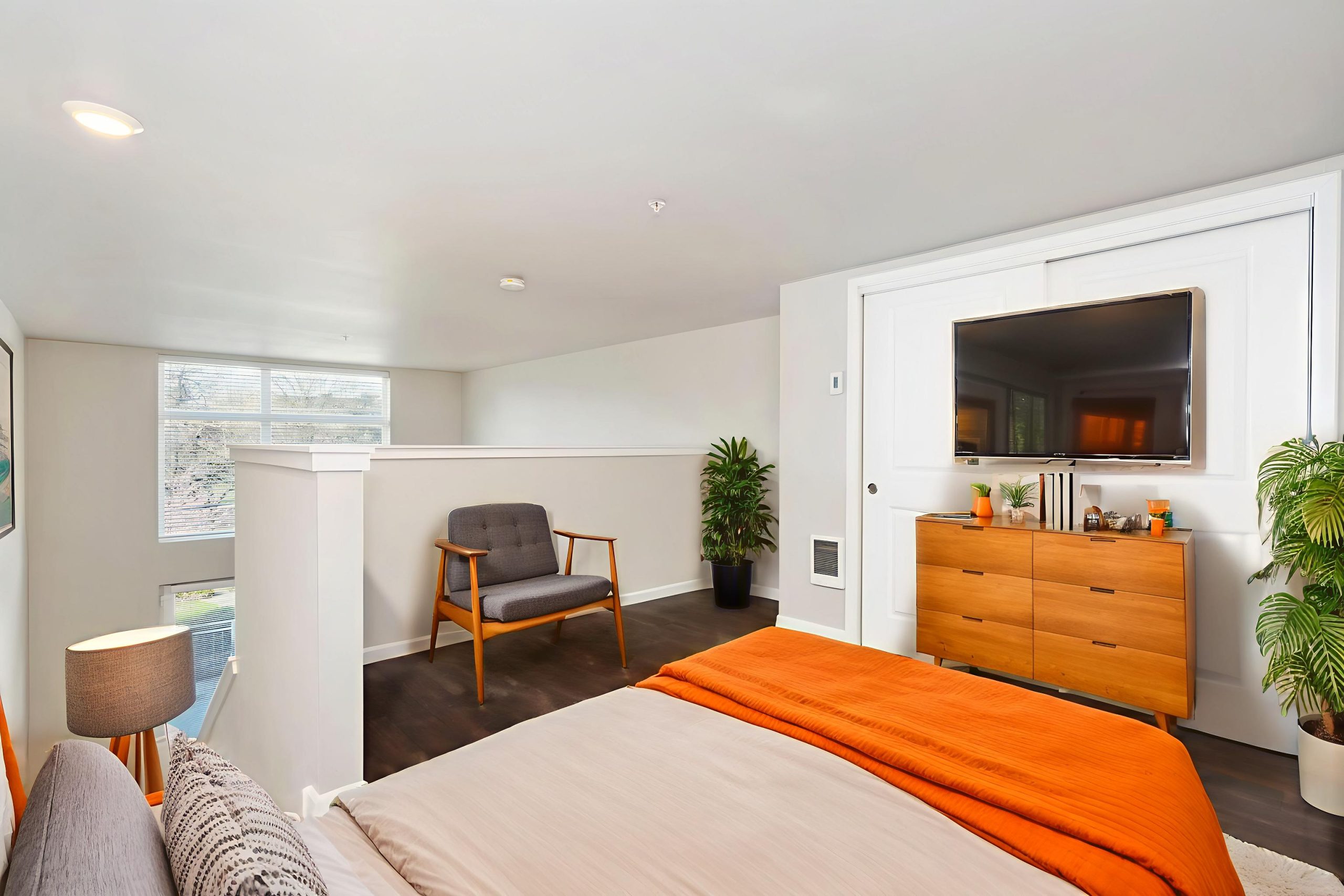menu-05 20-web-or-mls-unit-110-0020-bedroom-mid-century-modern-3